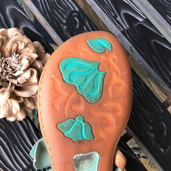 Born Leather Thong Sandal - Picture 7 of 8